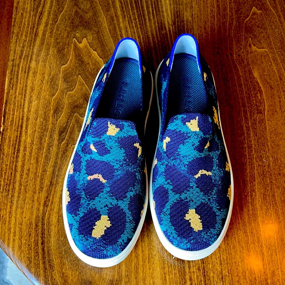 NEW Rothys Blue Spot Sneakers